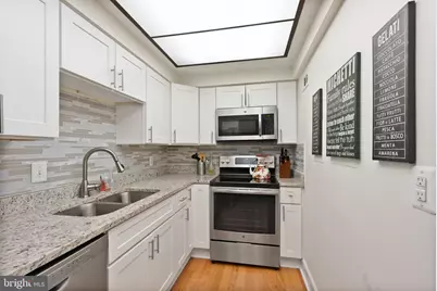 7651 Tremayne Place #211, McLean, VA 22102 - Photo 4