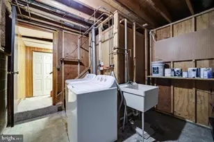 7476 Adams Park Ct, Annandale, VA 22003 - Photo 34