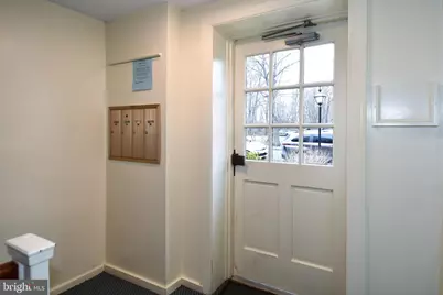 6608 Boulevard View #A2, Alexandria, VA 22307 - Photo 4
