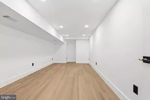 12011 Meadowville Ct, Herndon, VA 20170 - Photo 8