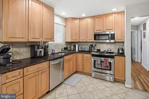 8802 Parliament Dr, Springfield, VA 22151 - Photo 8