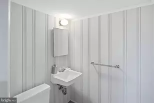 8802 Parliament Dr, Springfield, VA 22151 - Photo 36