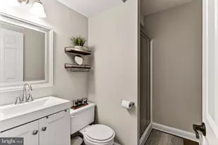 7994 Hidden Bridge Dr, Springfield, VA 22153 - Photo 34