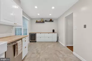 5769 Heritage Hill Dr, Alexandria, VA 22310 - Photo 8