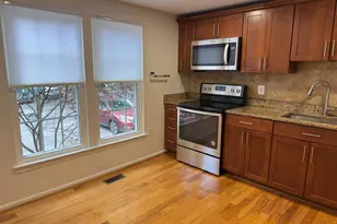 5718 Wood Mouse Ct, Burke, VA 22015 - Photo 4
