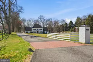 310 Springvale Rd, Great Falls, VA 22066 - Photo 2