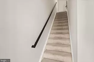 12857 Fair Briar Ln, Fairfax, VA 22033 - Photo 4