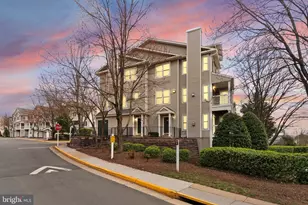 12857 Fair Briar Ln, Fairfax, VA 22033 - Photo 2