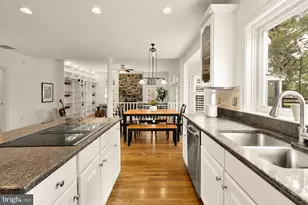 10009 Thompson Ridge Ct, Great Falls, VA 22066 - Photo 18