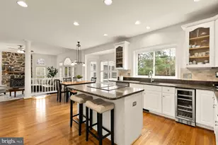 10009 Thompson Ridge Ct, Great Falls, VA 22066 - Photo 12