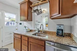 6928 University Dr, Alexandria, VA 22307 - Photo 16