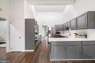 7805 Wendy Ridge Ln, Annandale, VA 22003 - Photo 14