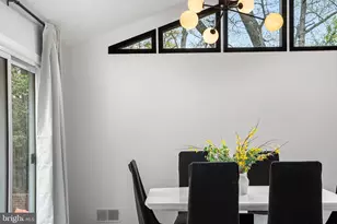 7805 Wendy Ridge Ln, Annandale, VA 22003 - Photo 10