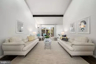 7805 Wendy Ridge Ln, Annandale, VA 22003 - Photo 4