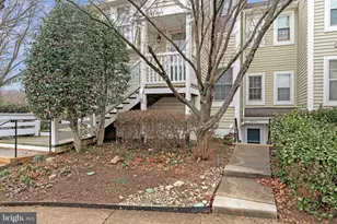 2942 Yarling Ct, Falls Church, VA 22042 - Photo 2