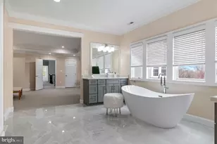 7908 Holmes Run Dr, Falls Church, VA 22042 - Photo 46