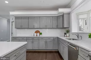 7908 Holmes Run Dr, Falls Church, VA 22042 - Photo 22