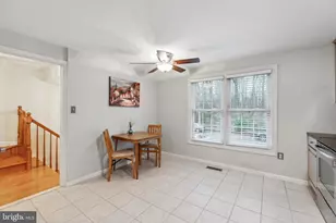 8112 Rhodell Ln, Springfield, VA 22153 - Photo 2