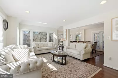 721 Upham Place NW, Vienna, VA 22180 - Photo 4