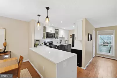 10024 Oakton Terrace Road, Oakton, VA 22124 - Photo 12