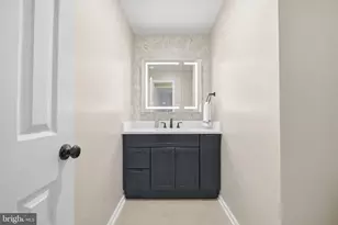 10024 Oakton Terrace Rd, Oakton, VA 22124 - Photo 18