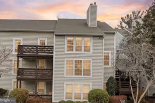 10024 Oakton Terrace Rd, Oakton, VA 22124 - Photo 2