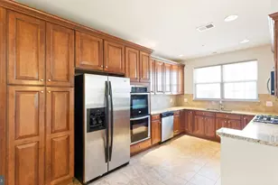 4427 Beechstone Ln, Fairfax, VA 22033 - Photo 4