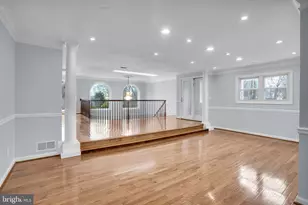 7839 Heritage Dr, Annandale, VA 22003 - Photo 2