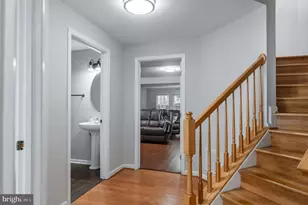 2558 Banshire Dr, Herndon, VA 20171 - Photo 2