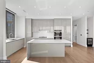 7887 Jones Branch Dr, McLean, VA 22102 - Photo 10