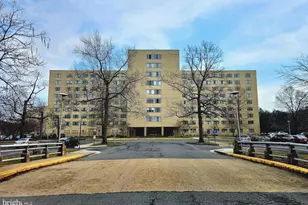 6641 Wakefield Dr, Alexandria, VA 22307 - Photo 1