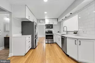 13113 Madonna Ln, Fairfax, VA 22033 - Photo 12