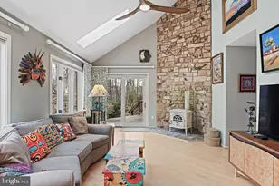 11698 Fox Glen Dr, Oakton, VA 22124 - Photo 24