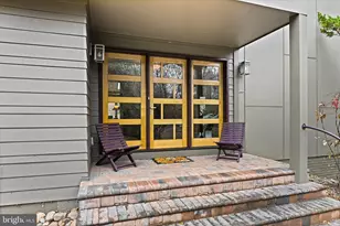 11698 Fox Glen Dr, Oakton, VA 22124 - Photo 2