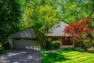 11698 Fox Glen Dr, Oakton, VA 22124 - Photo 1