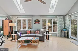 11698 Fox Glen Dr, Oakton, VA 22124 - Photo 28