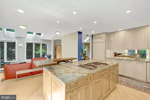11698 Fox Glen Dr, Oakton, VA 22124 - Photo 14