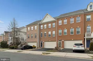 12638 Heron Ridge Dr, Fairfax, VA 22030 - Photo 2