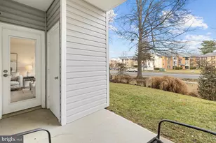 3175 Summit Square Dr, Oakton, VA 22124 - Photo 24