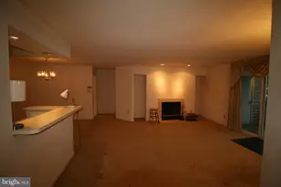 7718 Lafayette Forest Dr, Annandale, VA 22003 - Photo 2