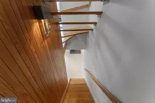 11587 Maple Ridge Rd, Reston, VA 20190 - Photo 32