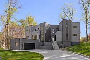 3525 Glenbrook Rd, Fairfax, VA 22031 - Photo 2