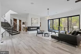 3525 Glenbrook Rd, Fairfax, VA 22031 - Photo 10