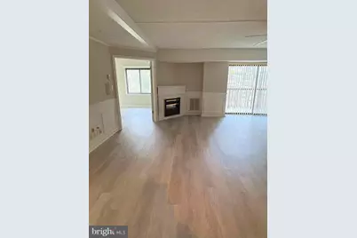 3800 Powell Lane #302, Falls Church, VA 22041 - Photo 2