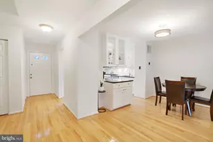 7312 Spring View Ct, Springfield, VA 22153 - Photo 8