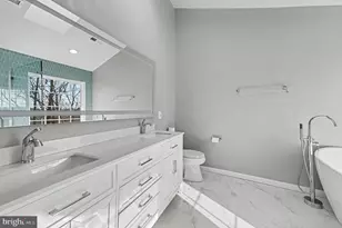 5705 Governors Pond Cir, Alexandria, VA 22310 - Photo 16