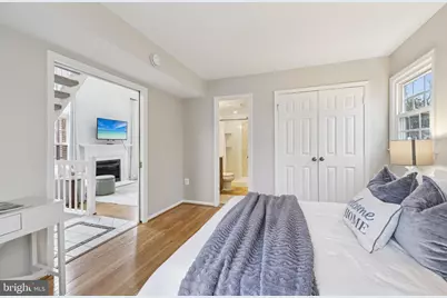 8413 Hollis Lane, Vienna, VA 22182 - Photo 18