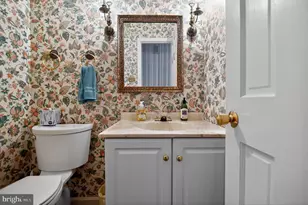 8624 Redwood Dr, Vienna, VA 22180 - Photo 6