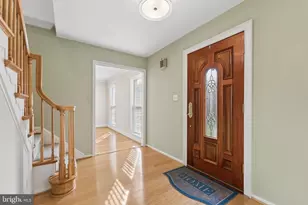 2302 Tanglevale Dr, Vienna, VA 22181 - Photo 4