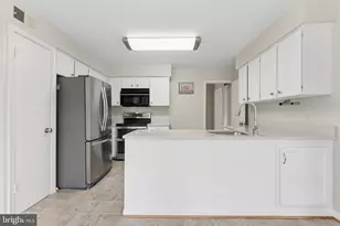 2302 Tanglevale Dr, Vienna, VA 22181 - Photo 10